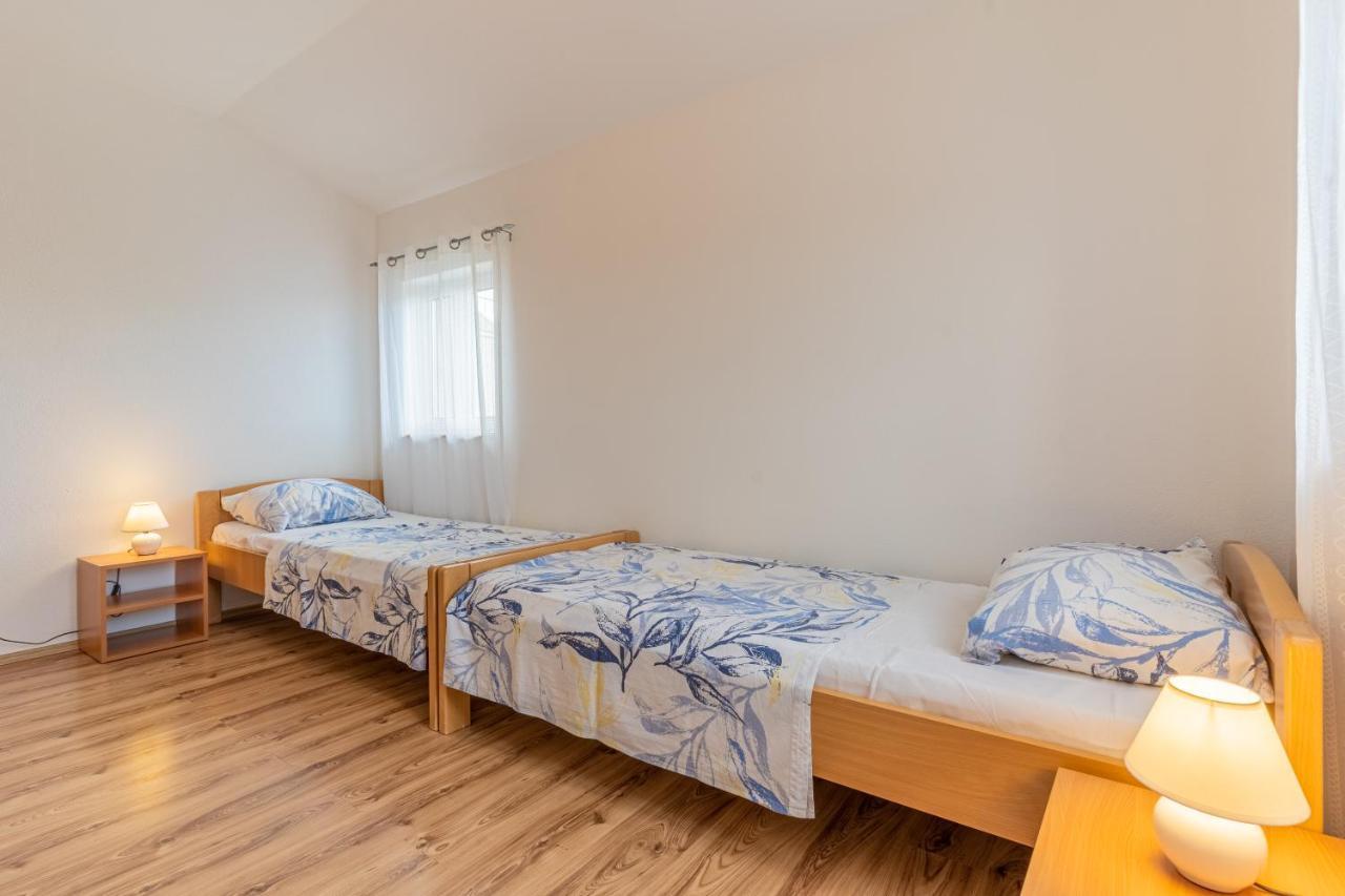Apartment Jurasic Orlec Eksteriør bilde