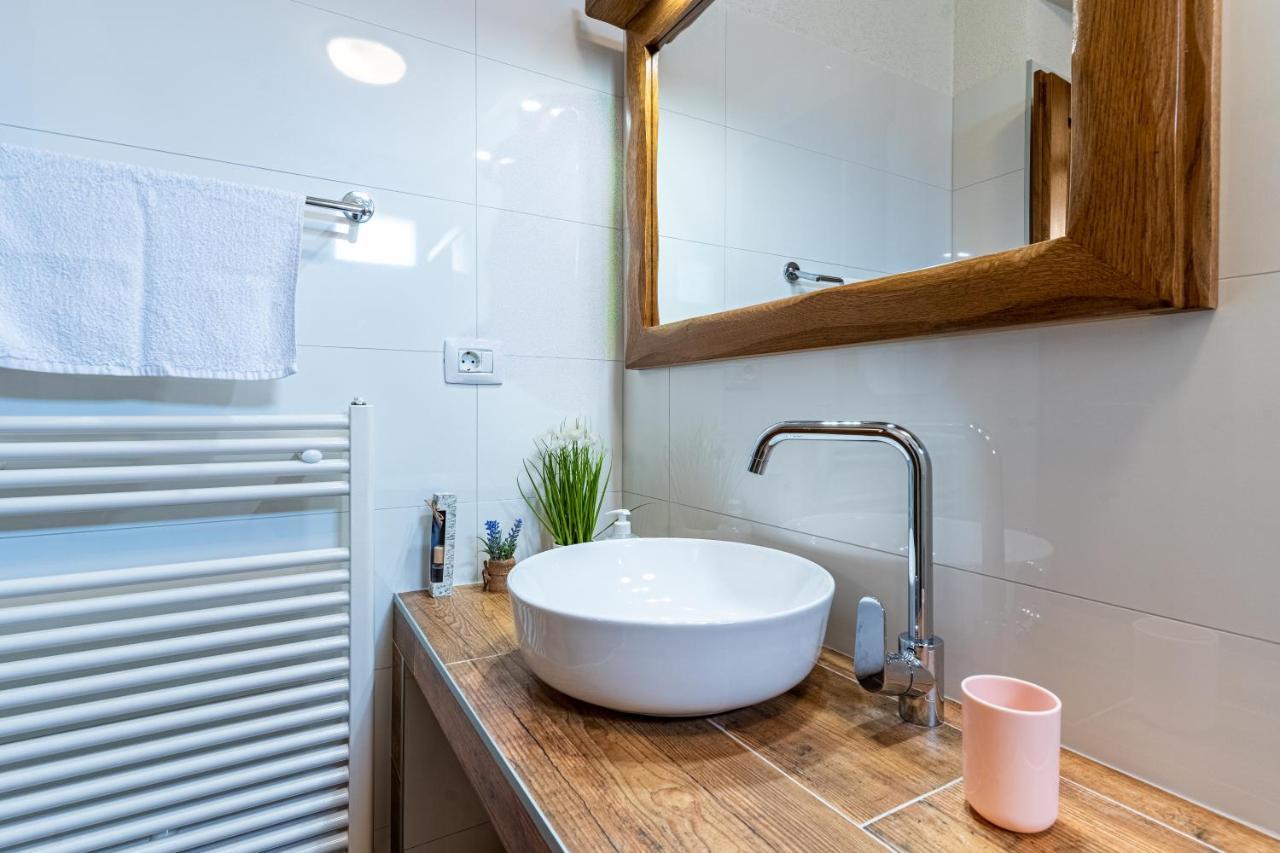 Apartment Jurasic Orlec Eksteriør bilde